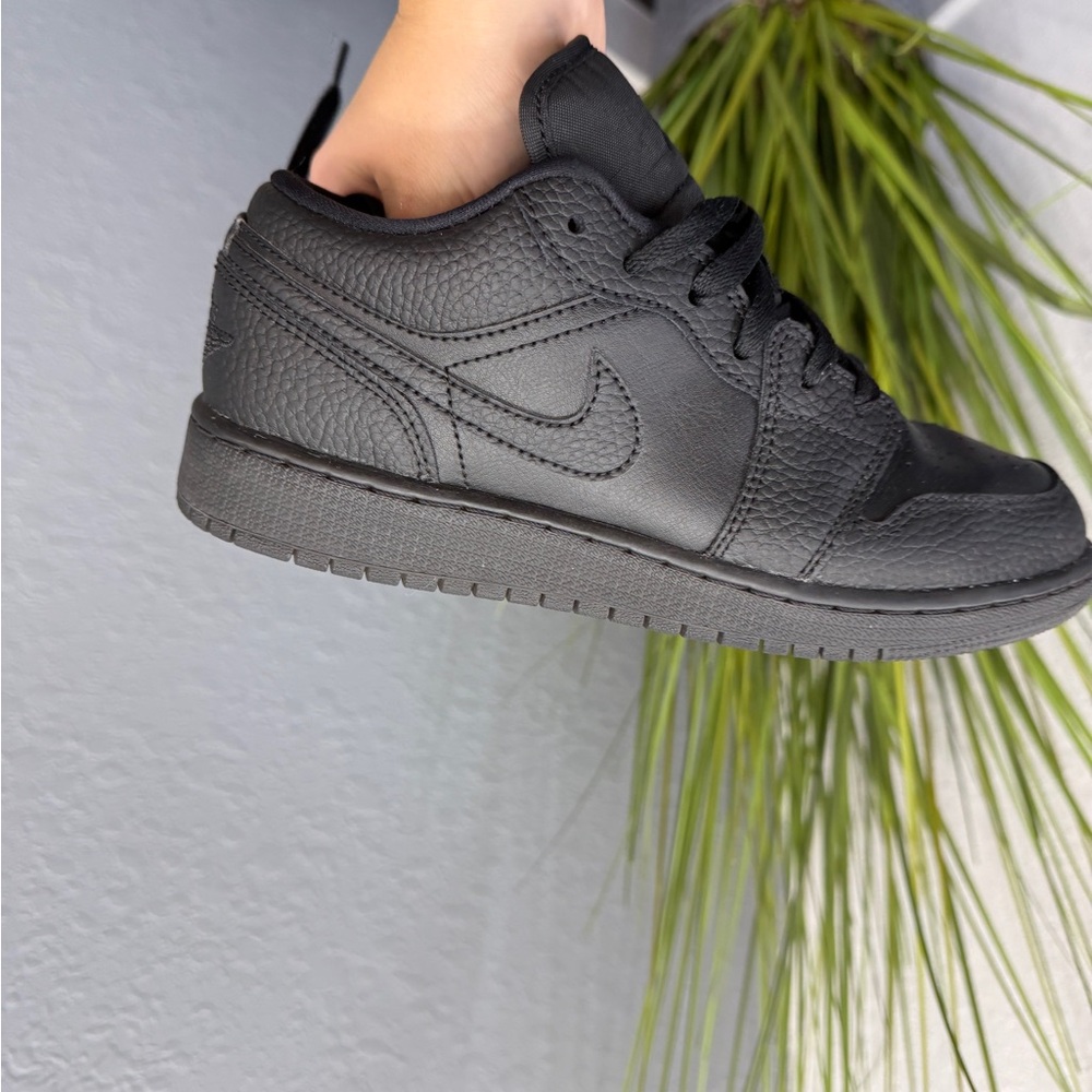 Nike Textured Black Low-Top Sneakers Air Jordan